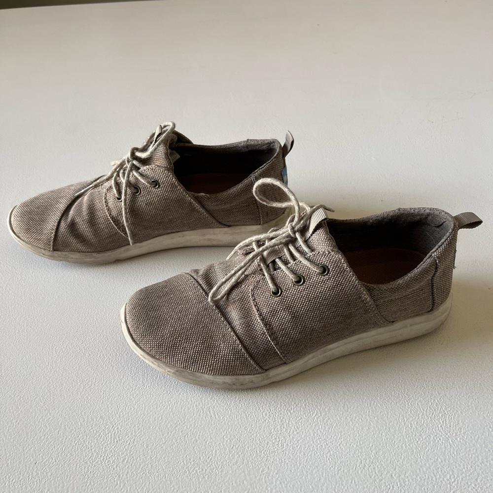 Toms shoes